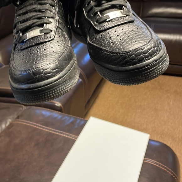 Nike Air Force 1s limited Edition - Picture 3 of 6